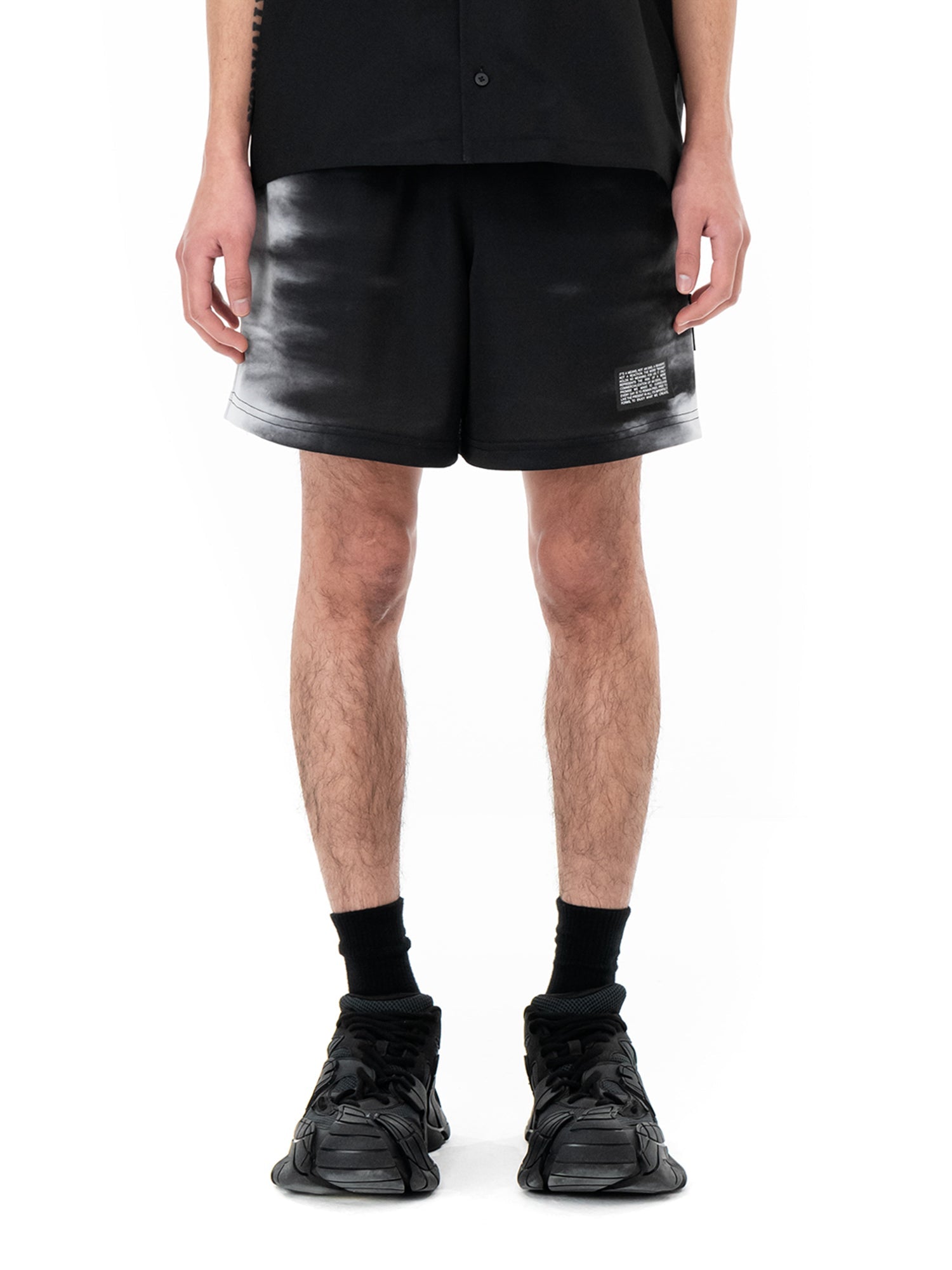 X-Ray Black fekete bermuda, modellen, elölnézet