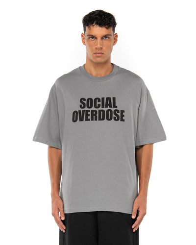 Šedé tričko Social Overdose, na modelu, pohled zepředu, color_grey
