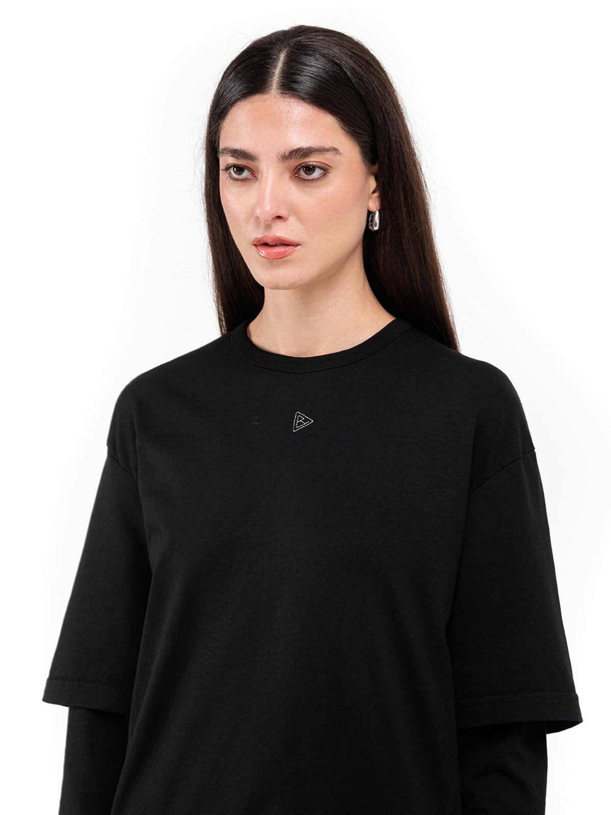 Sort langærmet T-shirt Minimal, båret, nærbillede