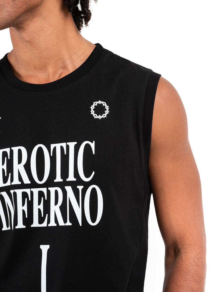 Canotta nera Erotic Black, indossata, primo piano