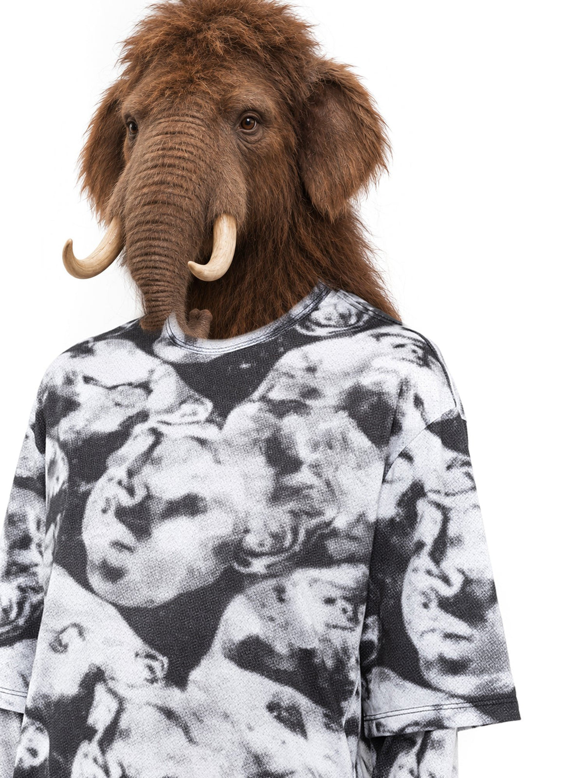 Personaggio inventato, mammut lanoso, indossa Camo Black Longsleeve